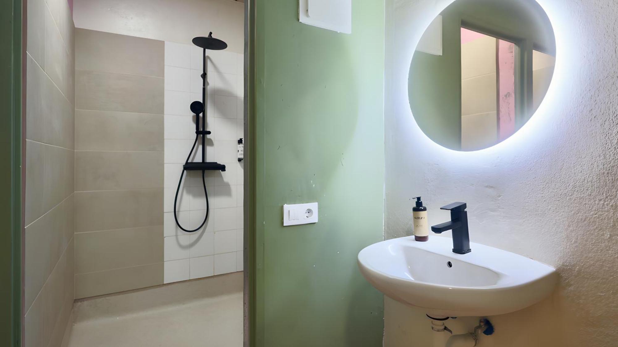 ברצלונה Ideal Youth Hostel מראה חיצוני תמונה